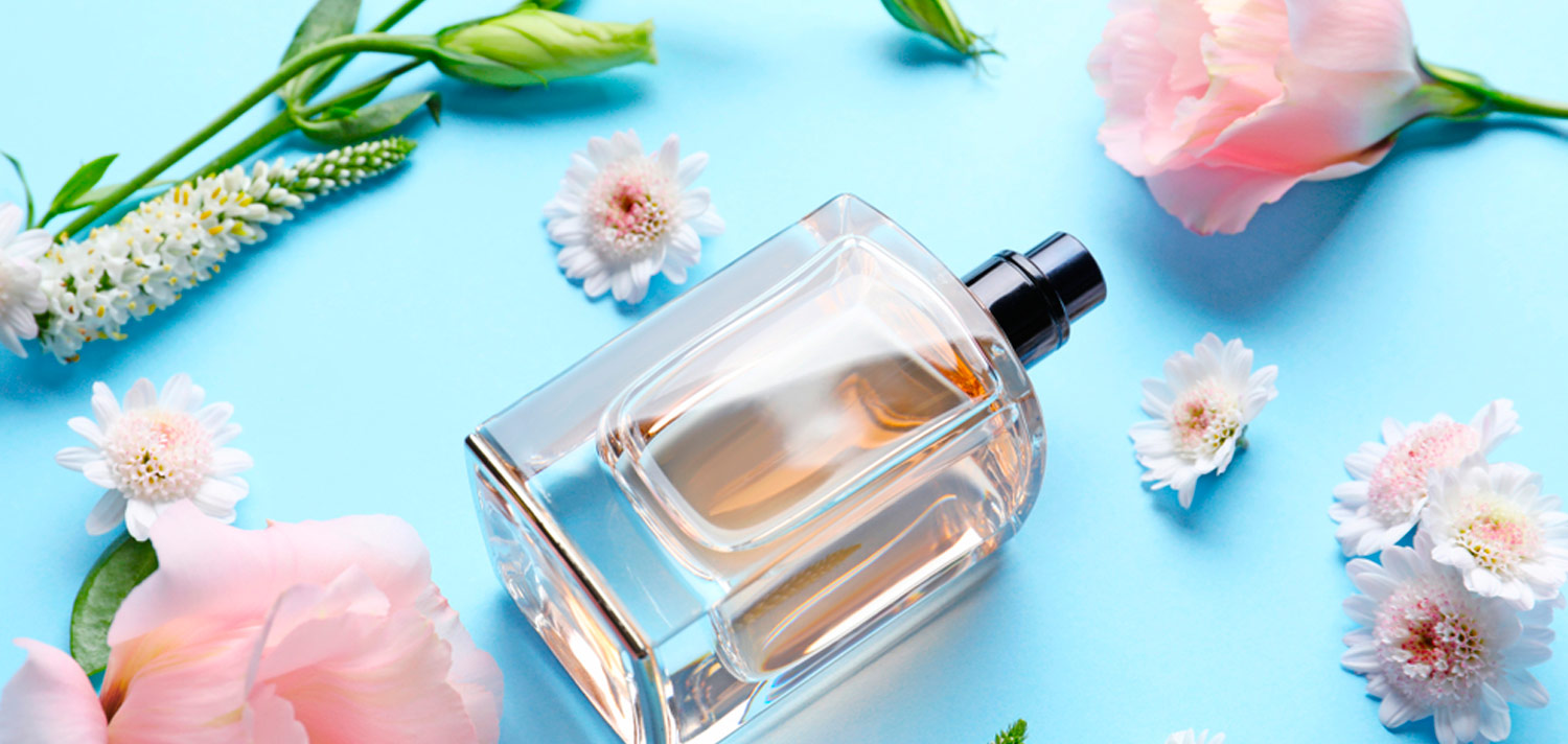 Les meilleurs parfums féminins frais pour les saisons chaudes